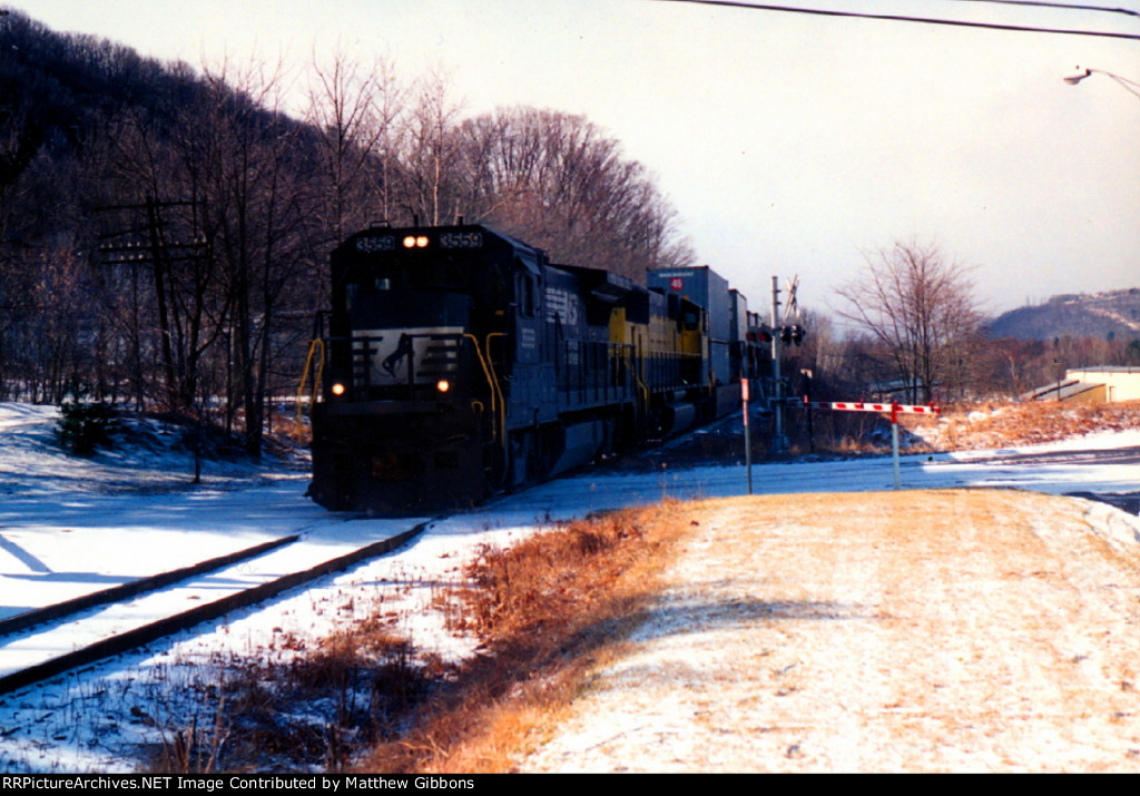 NYS&W train 555